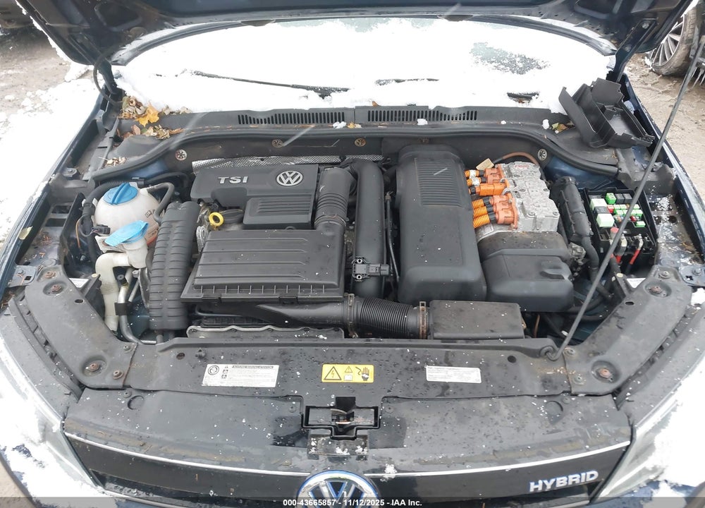 2014 VOLKSWAGEN JETTA HYBRID SEL PREMIUM VIN: 3VW637AJ1EM317465
