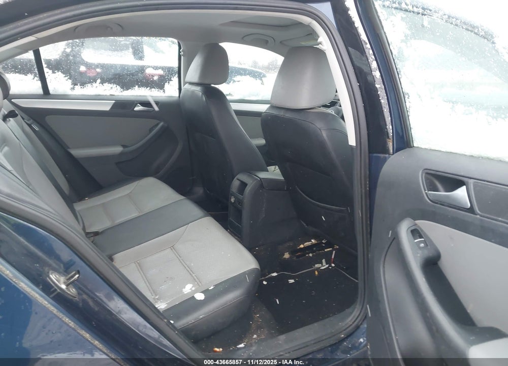 2014 VOLKSWAGEN JETTA HYBRID SEL PREMIUM VIN: 3VW637AJ1EM317465