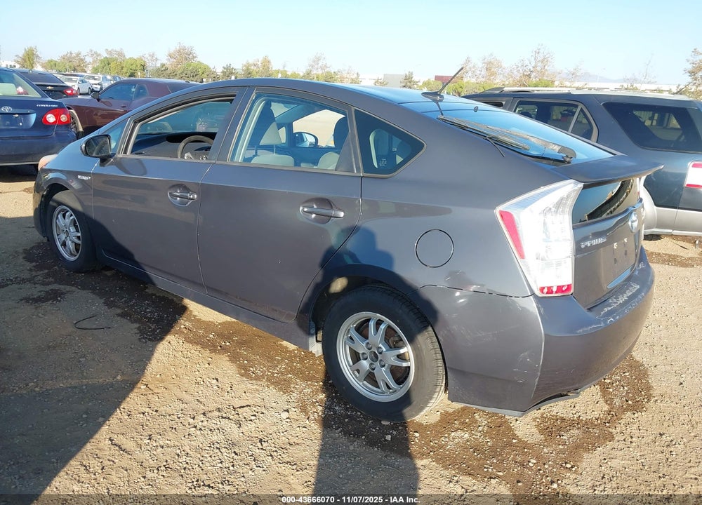 2011 TOYOTA PRIUS TWO VIN: JTDKN3DU1B0259852