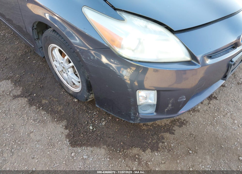 2011 TOYOTA PRIUS TWO VIN: JTDKN3DU1B0259852