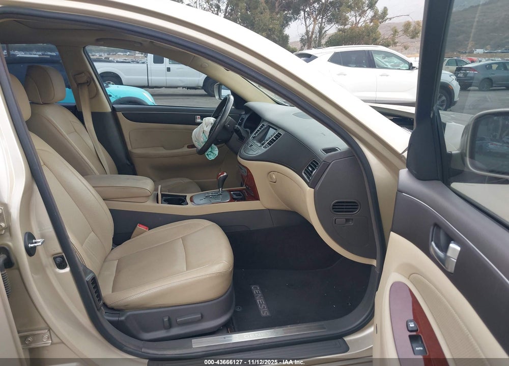 2012 HYUNDAI GENESIS VIN: KMHGC4DD7CU151680