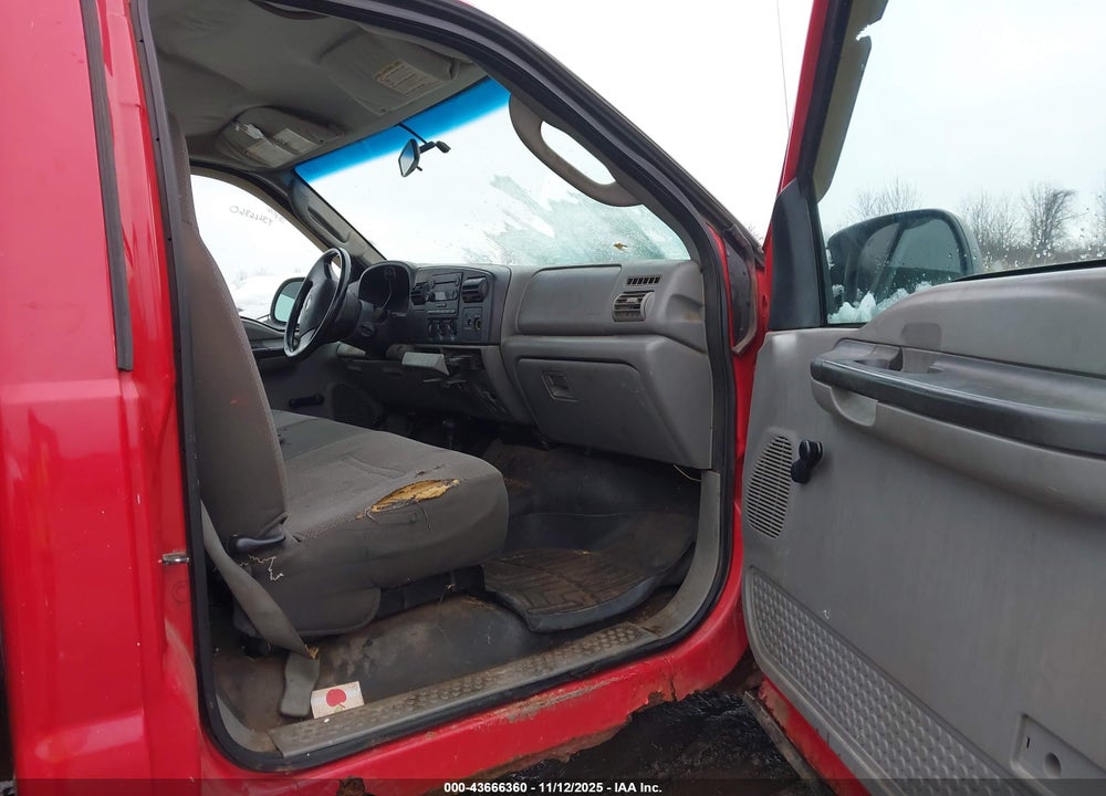 2005 FORD F-250 XL/XLT VIN: 1FTNF21535ED37329
