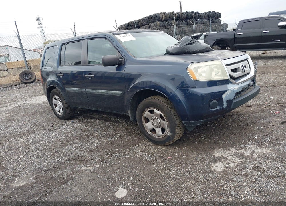 2011 HONDA PILOT LX VIN: 5FNYF3H20BB023078