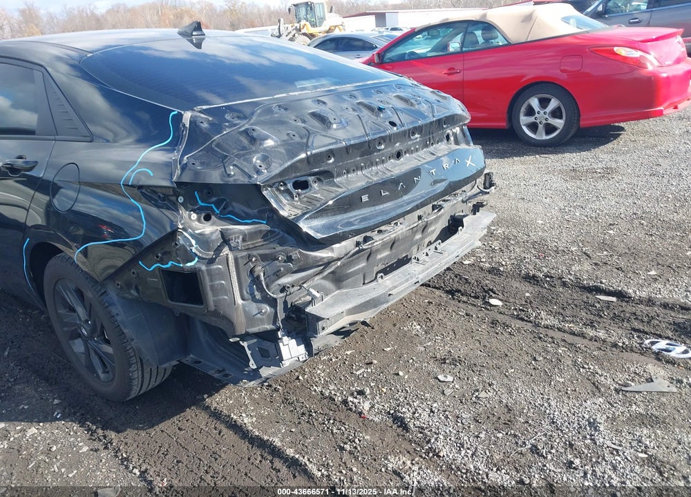 2023 HYUNDAI ELANTRA SEL VIN: KMHLM4AG7PU373457