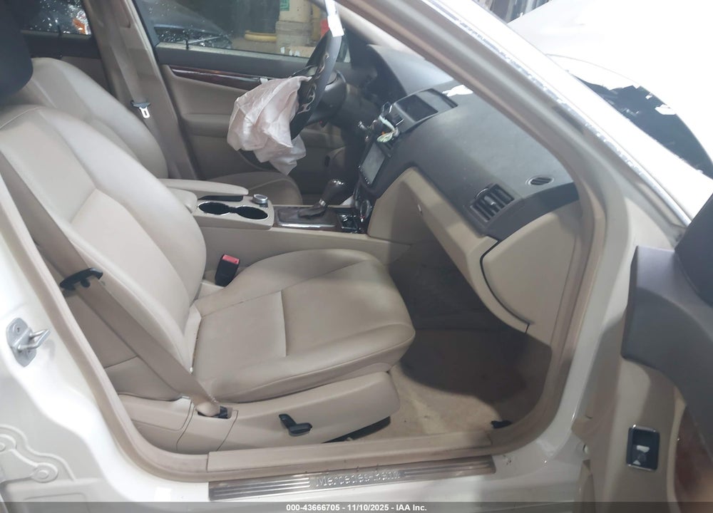2010 MERCEDES-BENZ C CLASS VIN: WDDGF8BB9AF401528