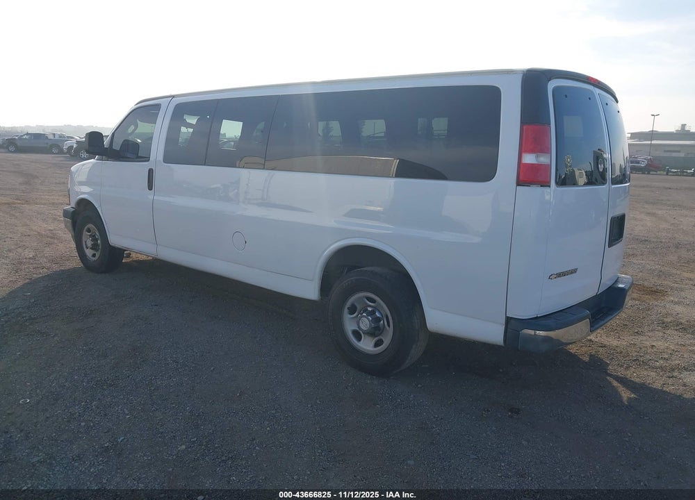 2017 CHEVROLET EXPRESS 3500 LT VIN: 1GAZGPFGXH1160742