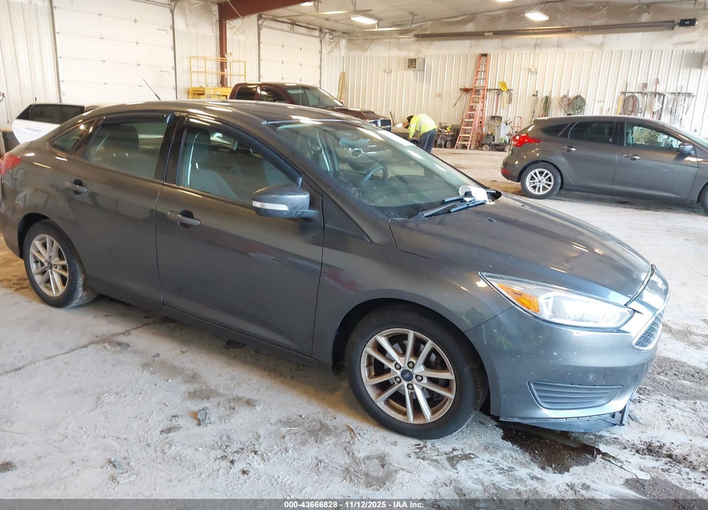 2016 FORD FOCUS SE VIN: 1FADP3F2XGL386917