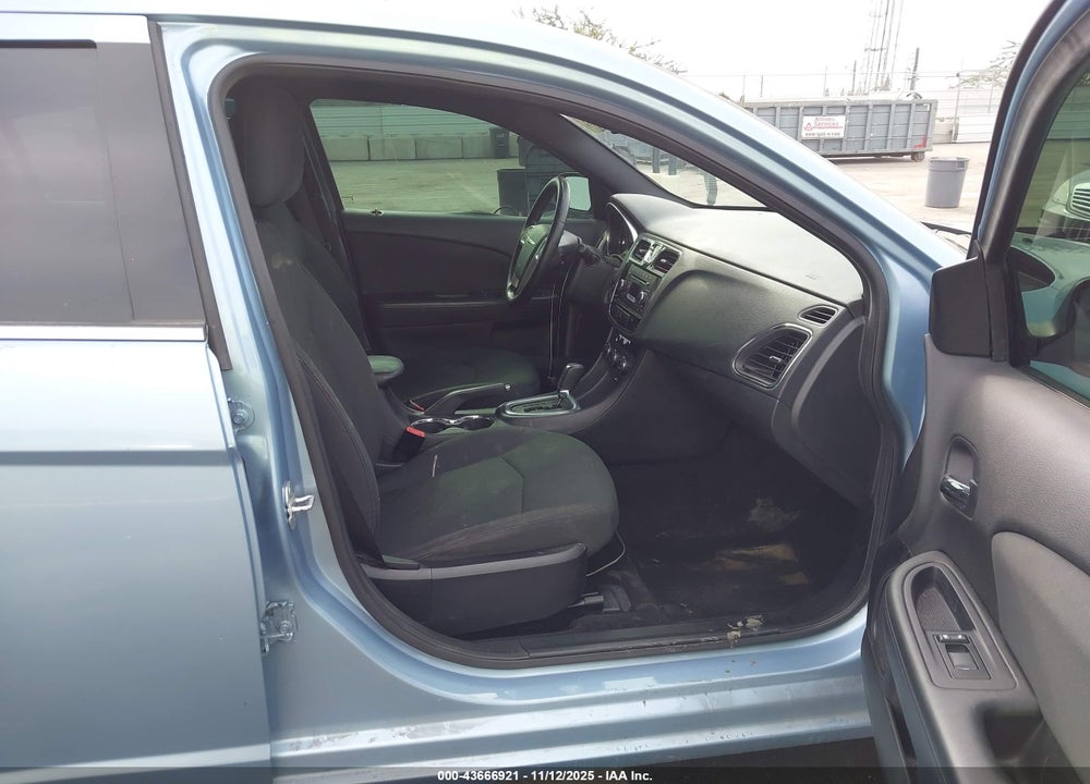 2012 CHRYSLER 200 TOURING VIN: 1C3CCBBG0CN173975