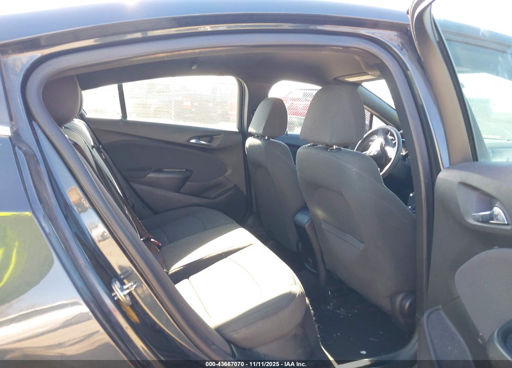 2018 CHEVROLET CRUZE LT AUTO VIN: 1G1BE5SM8J7144954