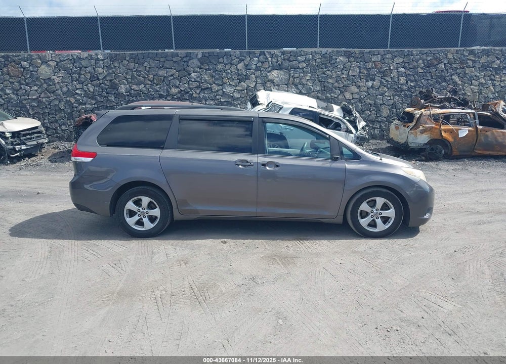 2012 TOYOTA SIENNA LE V6 7 PASSENGER AUTO ACCESS SEAT/LE V6 8 PASSENGER VIN: 5TDKK3DC5CS216033