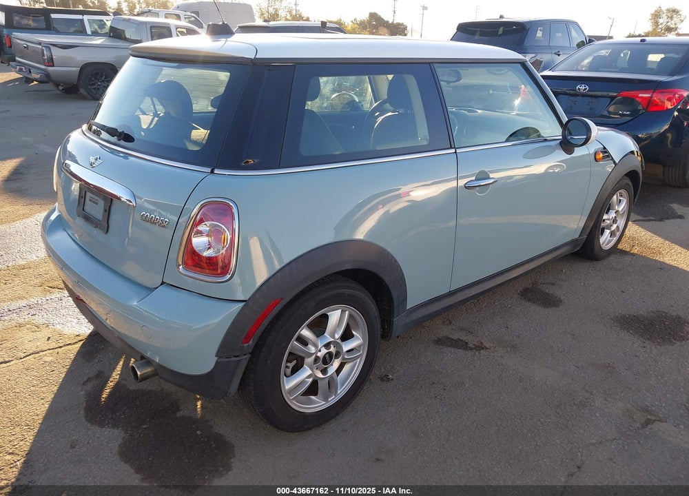 2013 MINI HARDTOP COOPER VIN: WMWSU3C5XDT547669