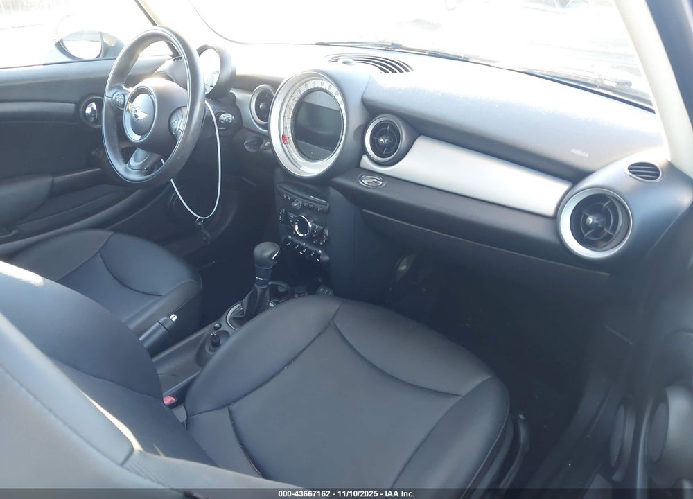 2013 MINI HARDTOP COOPER VIN: WMWSU3C5XDT547669