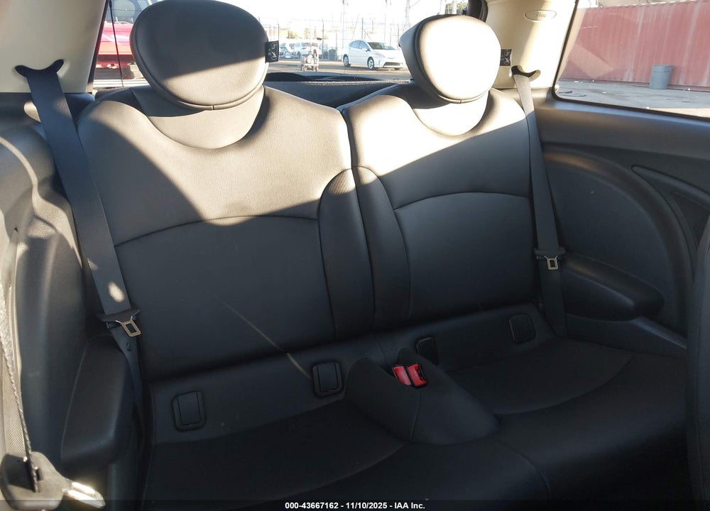 2013 MINI HARDTOP COOPER VIN: WMWSU3C5XDT547669