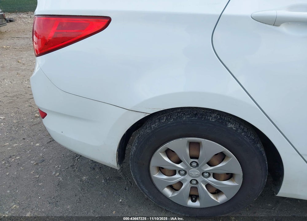 2016 HYUNDAI ACCENT VIN: KMHCT4AE4GU112577