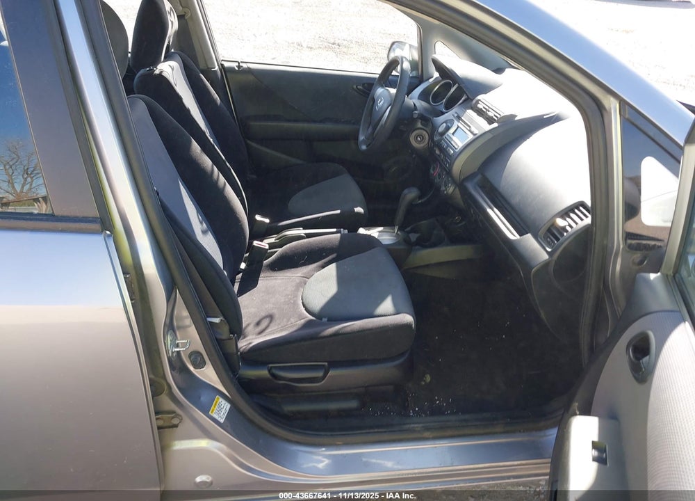2007 HONDA FIT VIN: JHMGD38427S050665