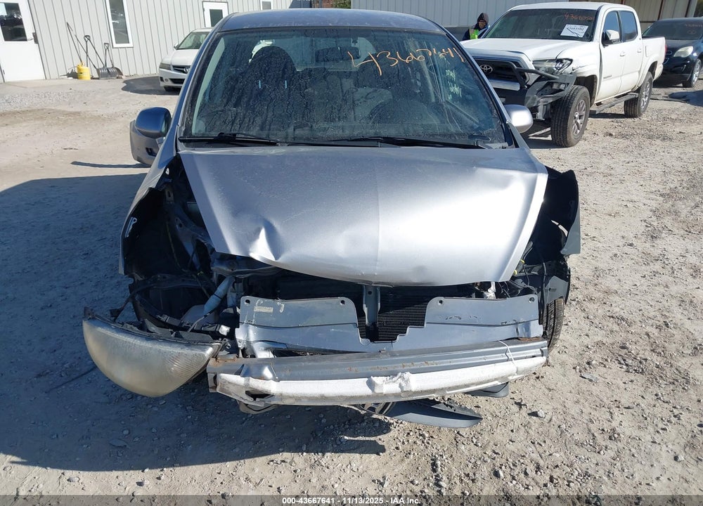 2007 HONDA FIT VIN: JHMGD38427S050665