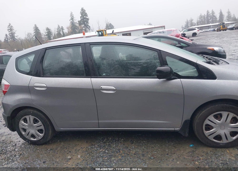 2010 HONDA FIT VIN: JHMGE8G21AC035389