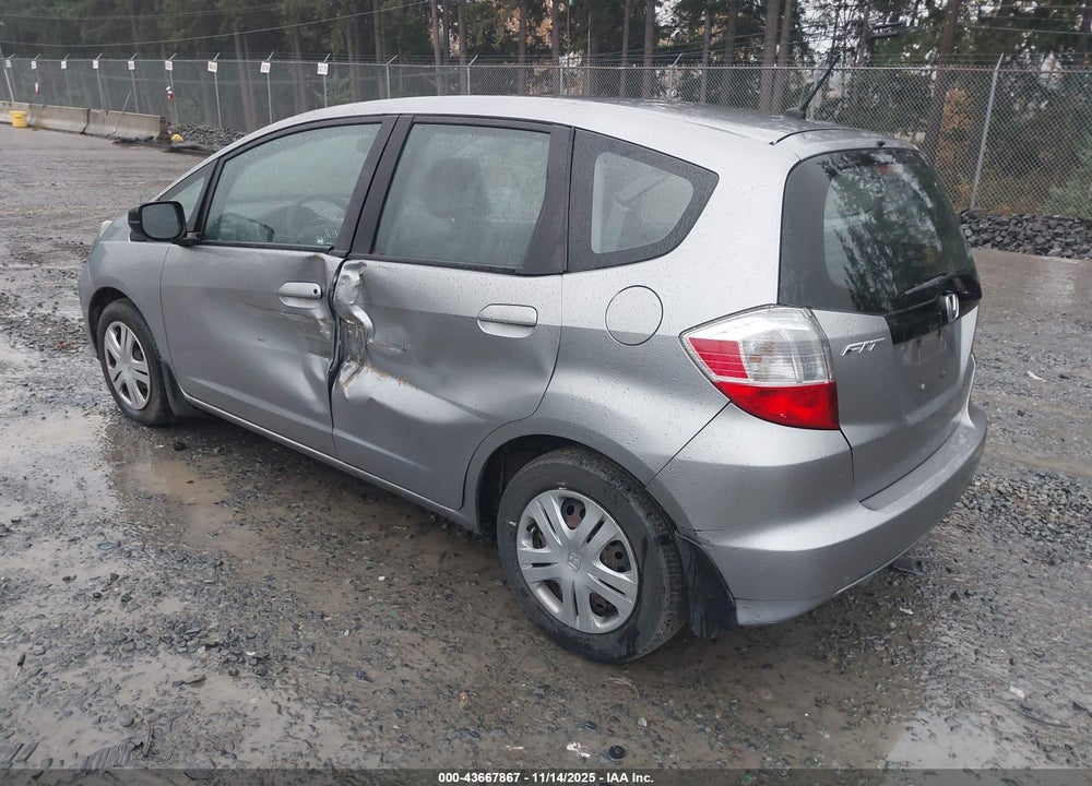 2010 HONDA FIT VIN: JHMGE8G21AC035389