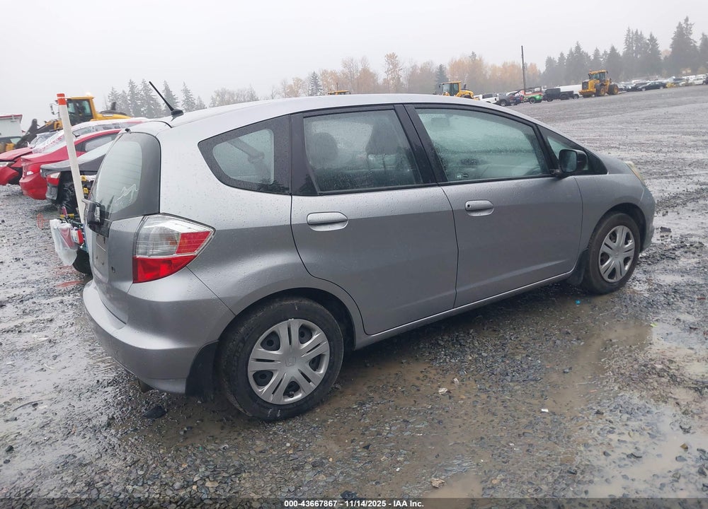 2010 HONDA FIT VIN: JHMGE8G21AC035389