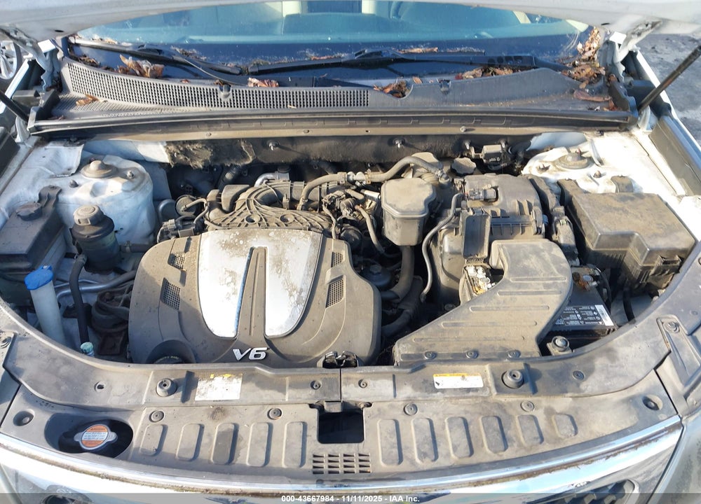 2011 KIA SORENTO LX V6 VIN: 5XYKT4A26BG112001