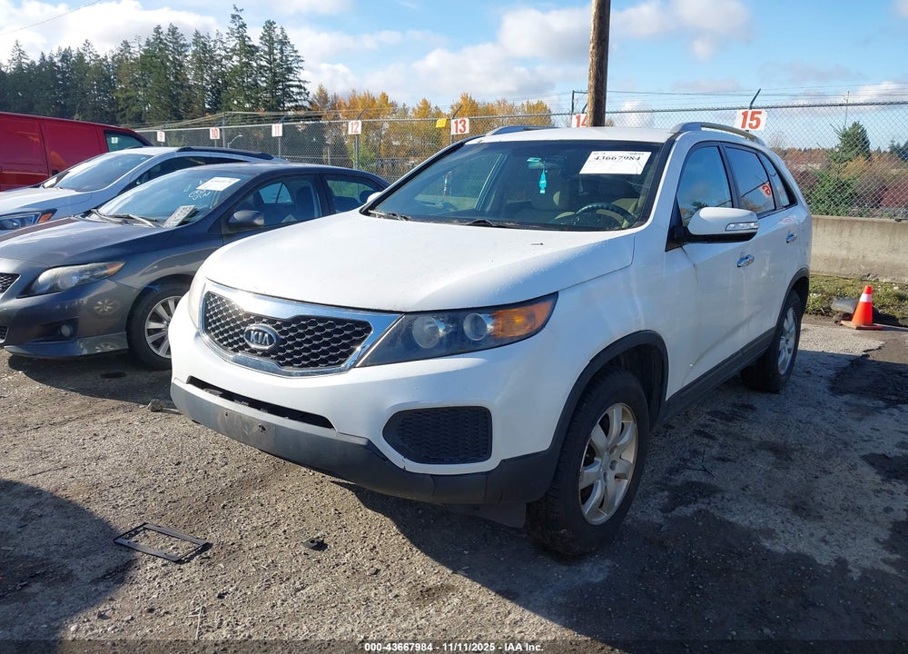 2011 KIA SORENTO LX V6 VIN: 5XYKT4A26BG112001