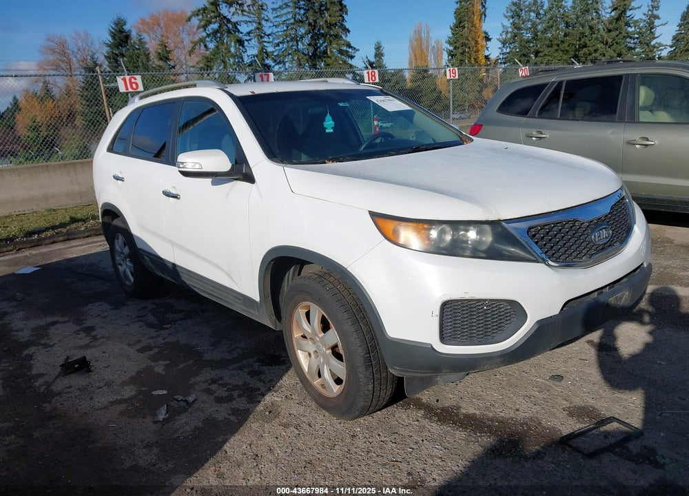 2011 KIA SORENTO LX V6 VIN: 5XYKT4A26BG112001