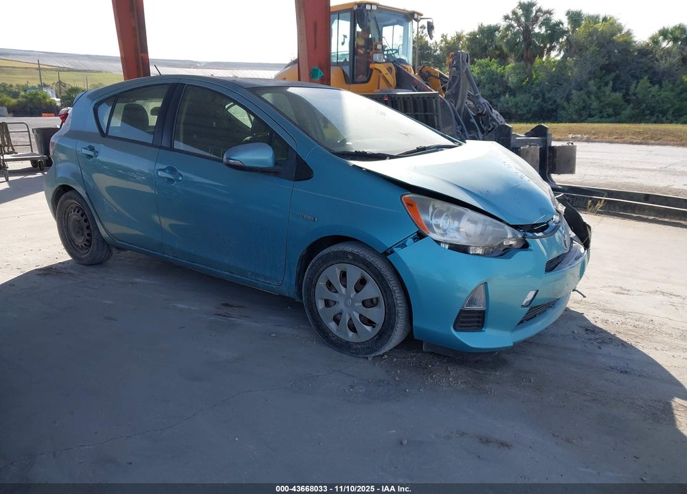 2013 TOYOTA PRIUS C TWO VIN: JTDKDTB30D1053609