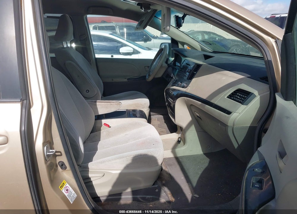 2011 TOYOTA SIENNA LE V6 VIN: 5TDKK3DC2BS115014