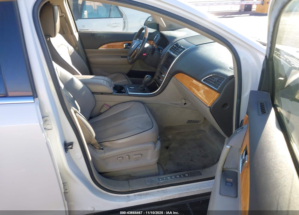 2011 LINCOLN MKX VIN: 2LMDJ6JK2BBJ19039