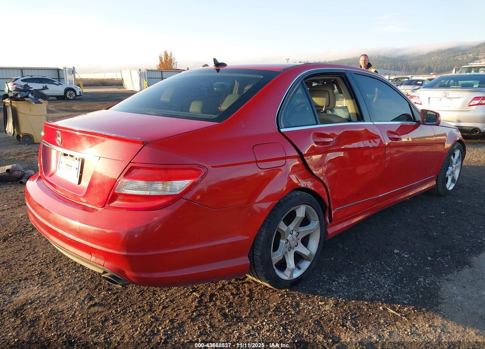 2011 MERCEDES-BENZ C 300 LUXURY/SPORT VIN: WDDGF5EB2BR175259
