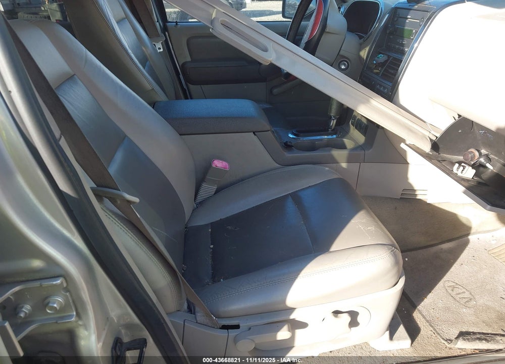 2006 FORD EXPLORER VIN: 1FMEU73846UA66052