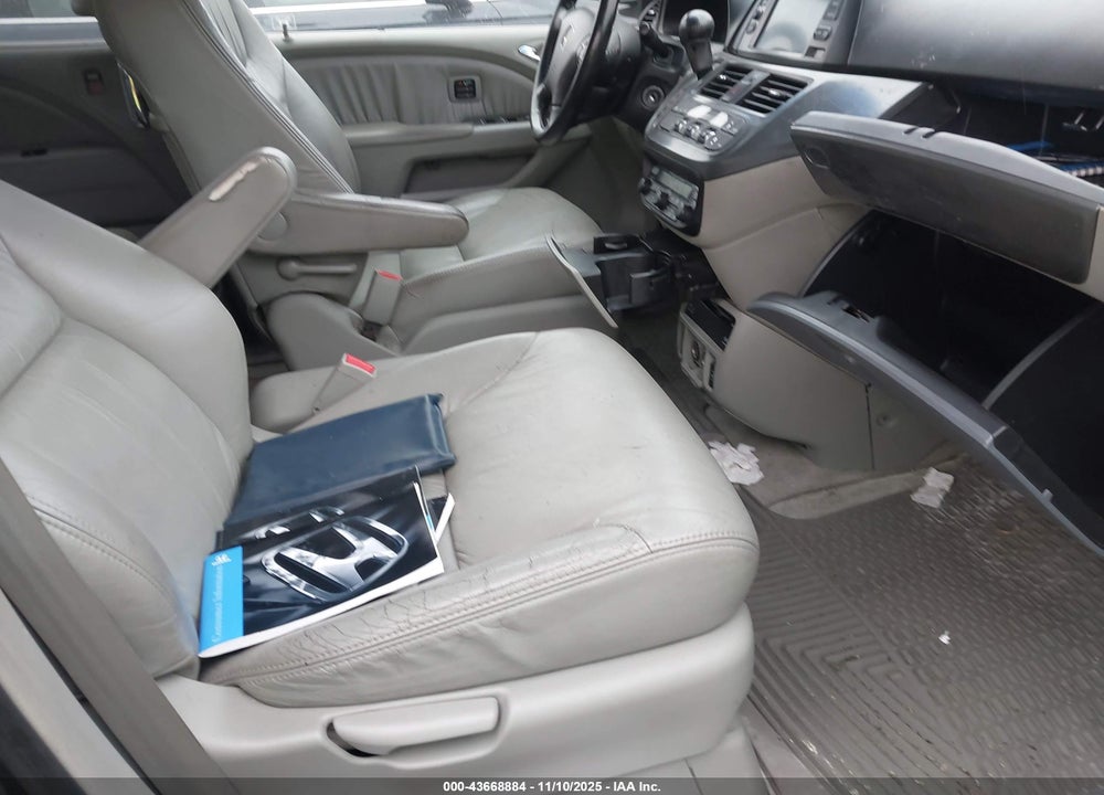 2006 HONDA ODYSSEY TOURING VIN: 5FNRL38896B083030