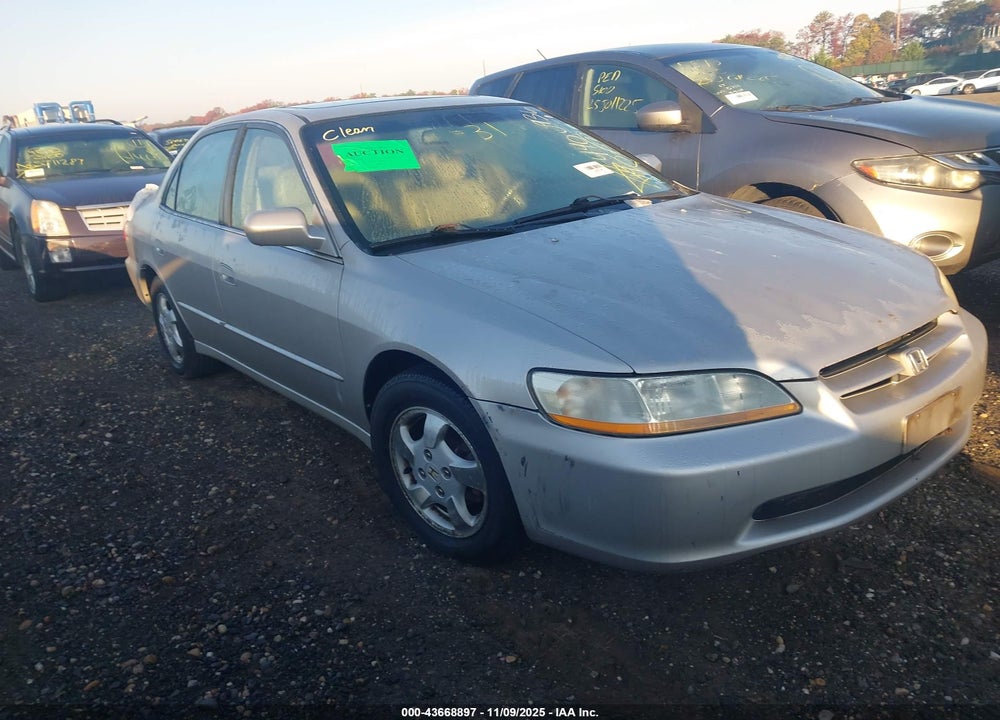 1998 HONDA ACCORD EX VIN: 1HGCG667XWA130095
