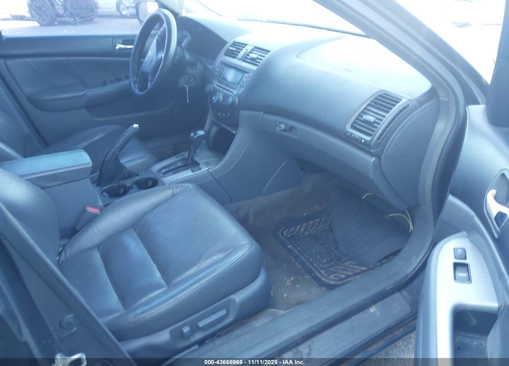 2007 HONDA ACCORD 3.0 EX VIN: 1HGCM66577A061827