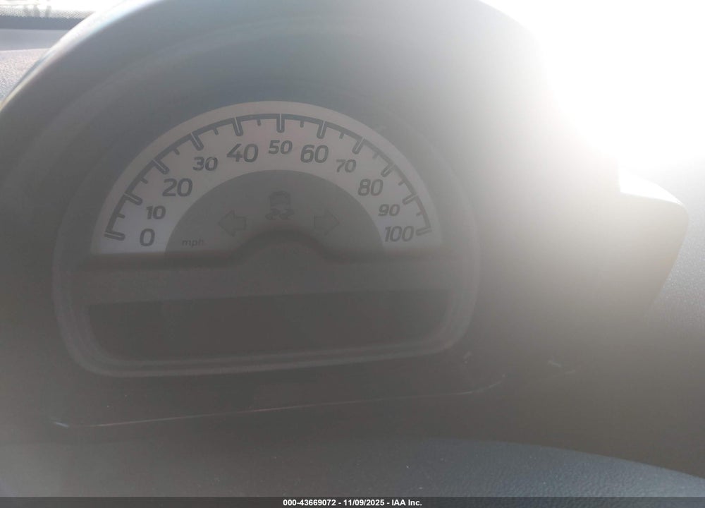 2012 SMART FORTWO VIN: WMEEJ3BA9CK520055