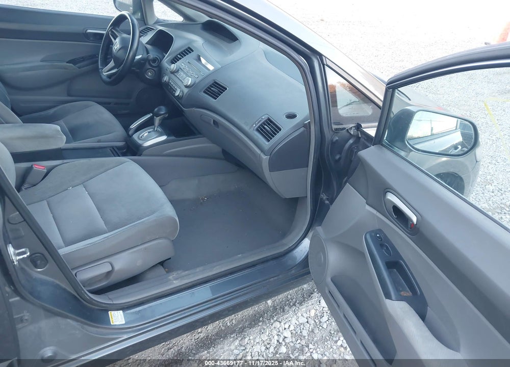 2011 HONDA CIVIC LX VIN: 19XFA1F52BE026657