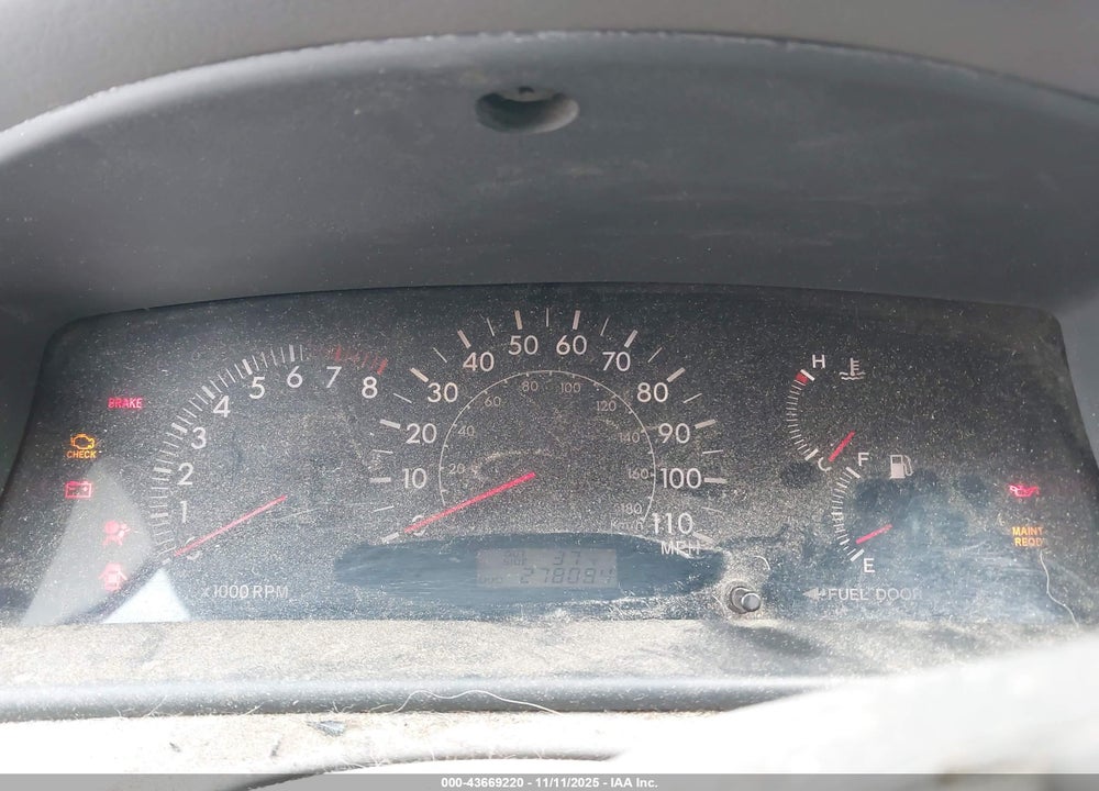 2005 TOYOTA COROLLA LE VIN: 1NXBR32E55Z378903