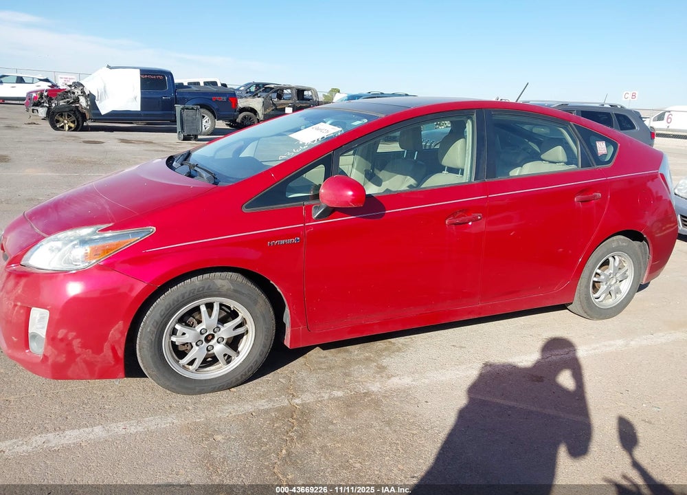 2011 TOYOTA PRIUS FOUR VIN: JTDKN3DU4B0284728