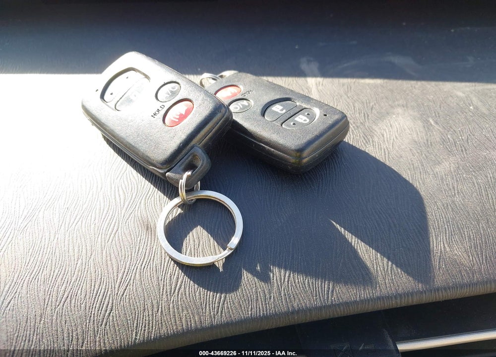 2011 TOYOTA PRIUS FOUR VIN: JTDKN3DU4B0284728