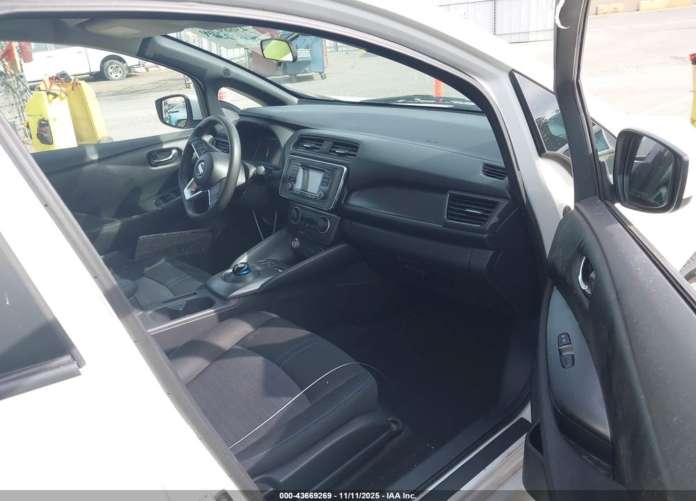 2018 NISSAN LEAF S VIN: 1N4AZ1CP6JC301435
