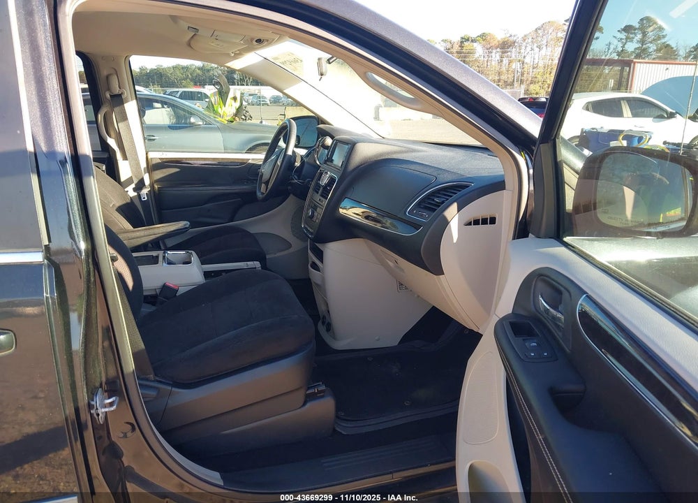 2011 CHRYSLER TOWN & COUNTRY TOURING VIN: 2A4RR5DG9BR611178