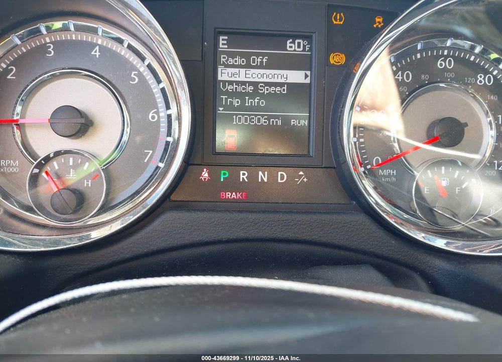 2011 CHRYSLER TOWN & COUNTRY TOURING VIN: 2A4RR5DG9BR611178