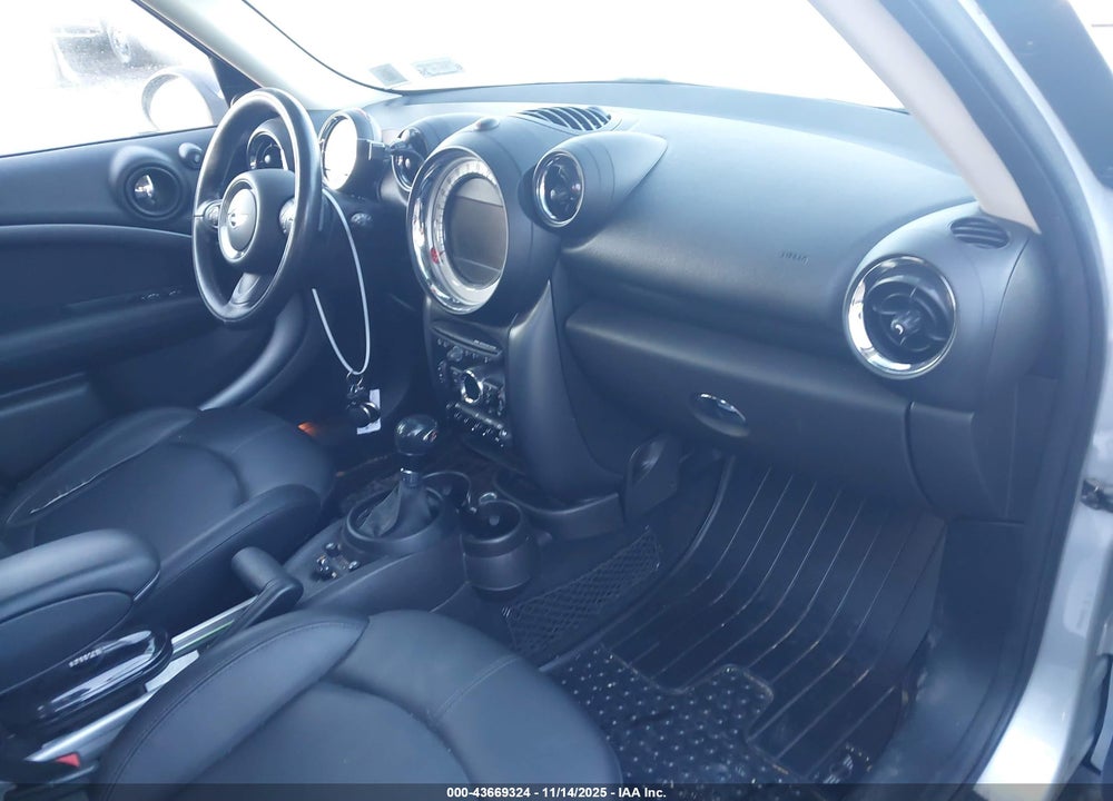 2013 MINI COUNTRYMAN VIN: WMWZC3C51DWP22617