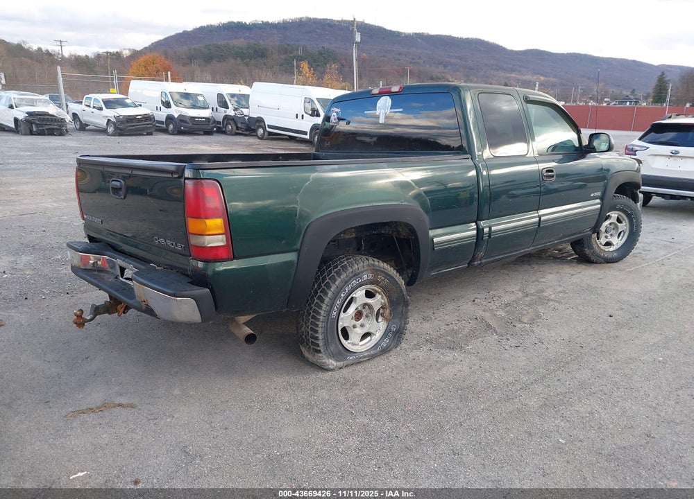 2001 CHEVROLET SILVERADO 1500 LS VIN: 1GCEK19T51E126281
