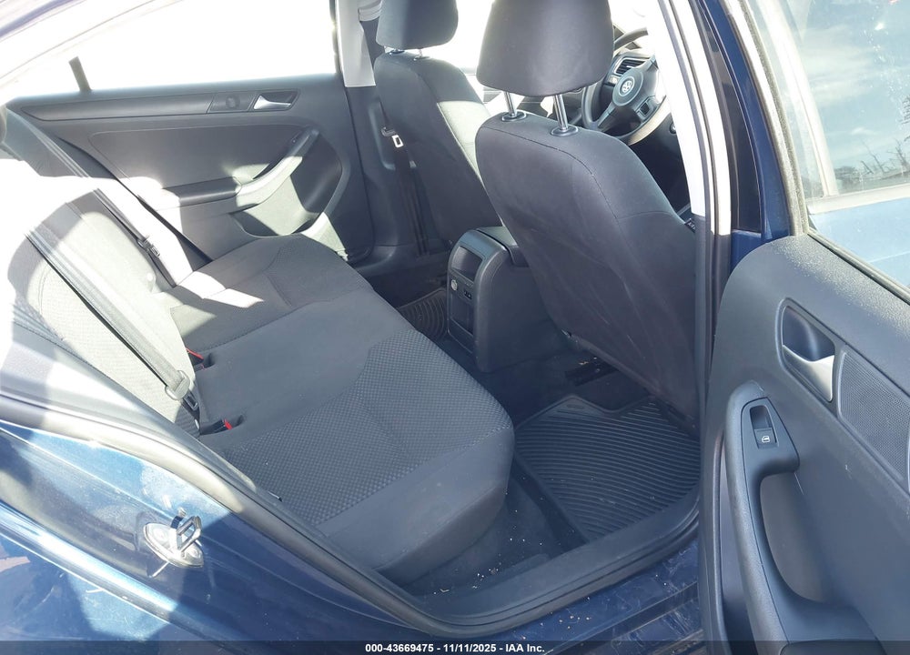 2013 VOLKSWAGEN JETTA 2.0L S VIN: 3VW2K7AJ6DM267825