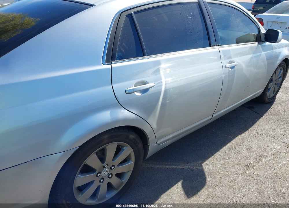 2005 TOYOTA AVALON TOURING VIN: 4T1BK36B25U037561
