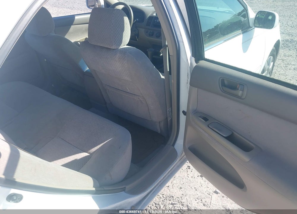 2004 TOYOTA CAMRY LE VIN: 4T1BE32K14U291564
