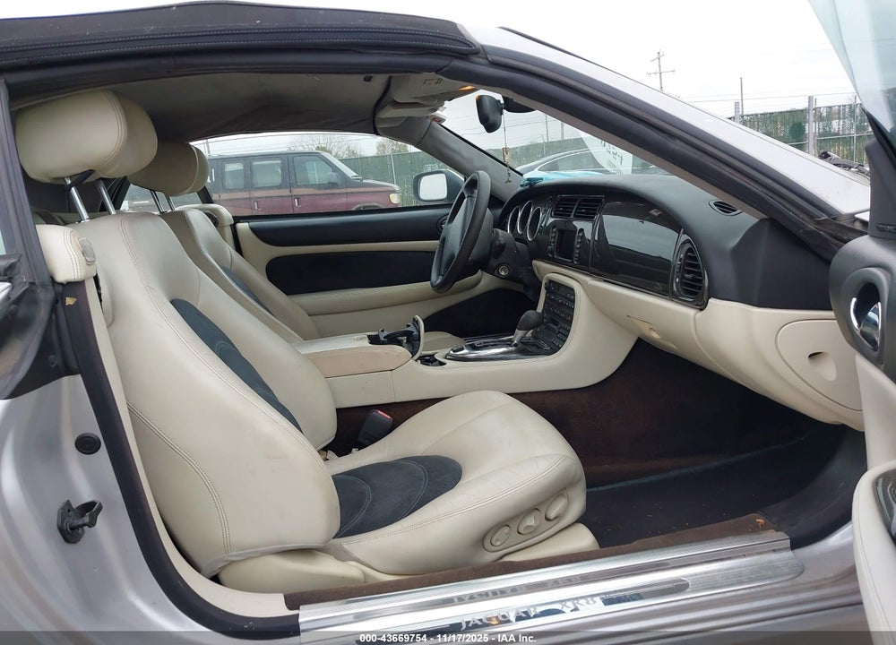 2006 JAGUAR XK8 VIN: SAJDA42C762A44883