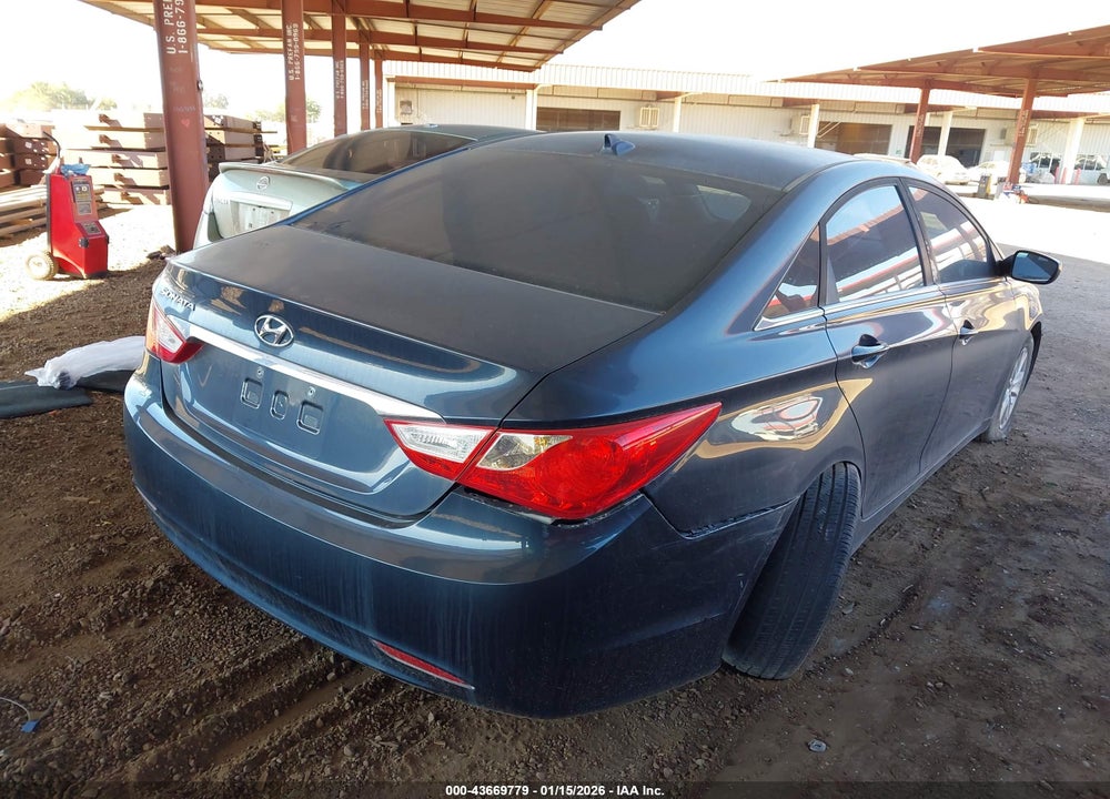 2013 HYUNDAI SONATA GLS VIN: 5NPEB4AC7DH684800