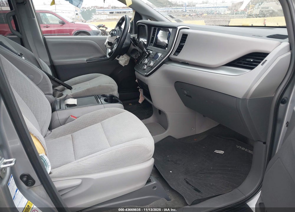 2017 TOYOTA SIENNA LE 7 PASSENGER VIN: 5TDJZ3DC2HS181238